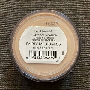 BareMinerals MATTE LOOSE POWDER FOUNDATION SPF 15 sunscreen in Fairly Medium 05
